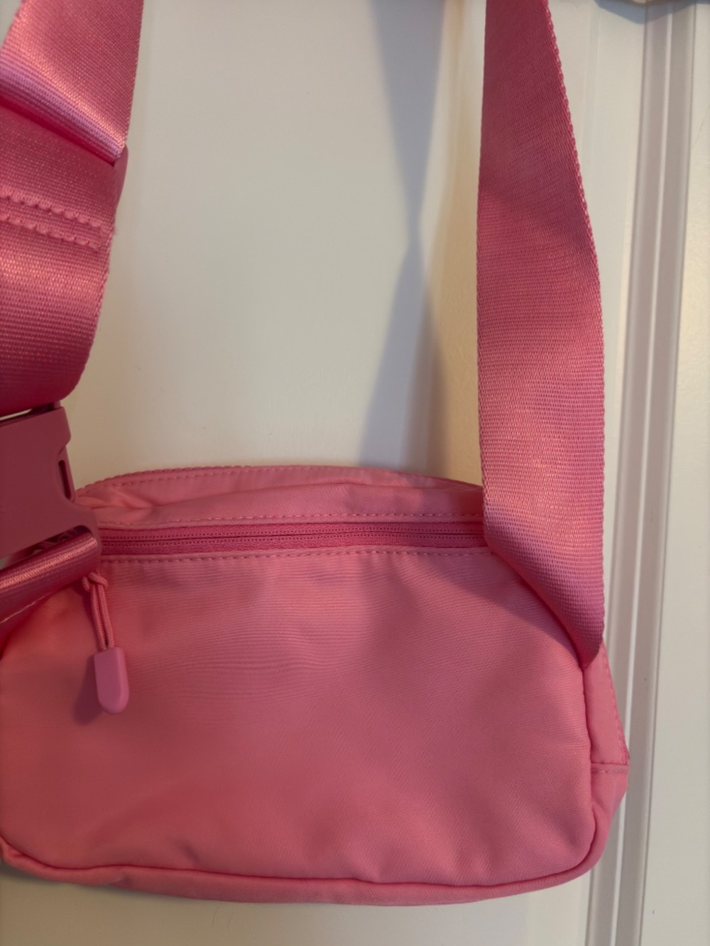 Aritzia TnAction On-The-Way Exposed Bag - Picture 5 of 5